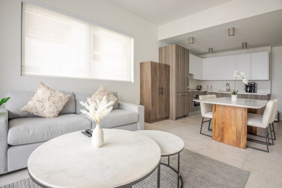 1702 by Smart Brickell