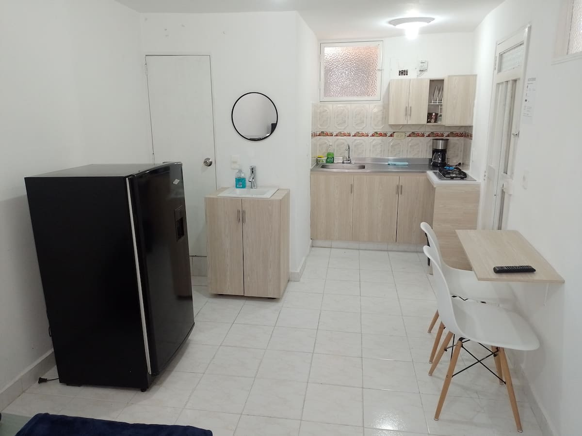 Aparta estudio en Laureles - Estadio piso 401