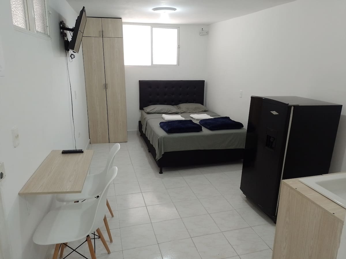Aparta estudio en Laureles - Estadio piso 401