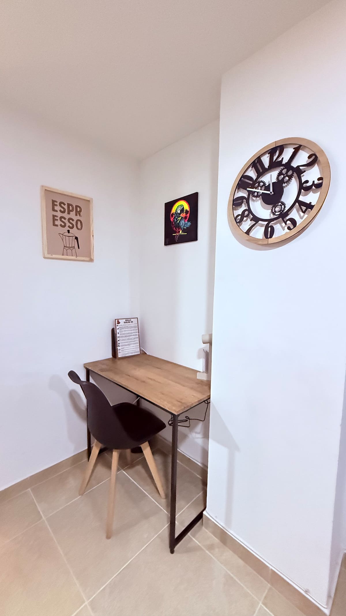 Hermoso aparta-estudio completo en Itagüí - 201