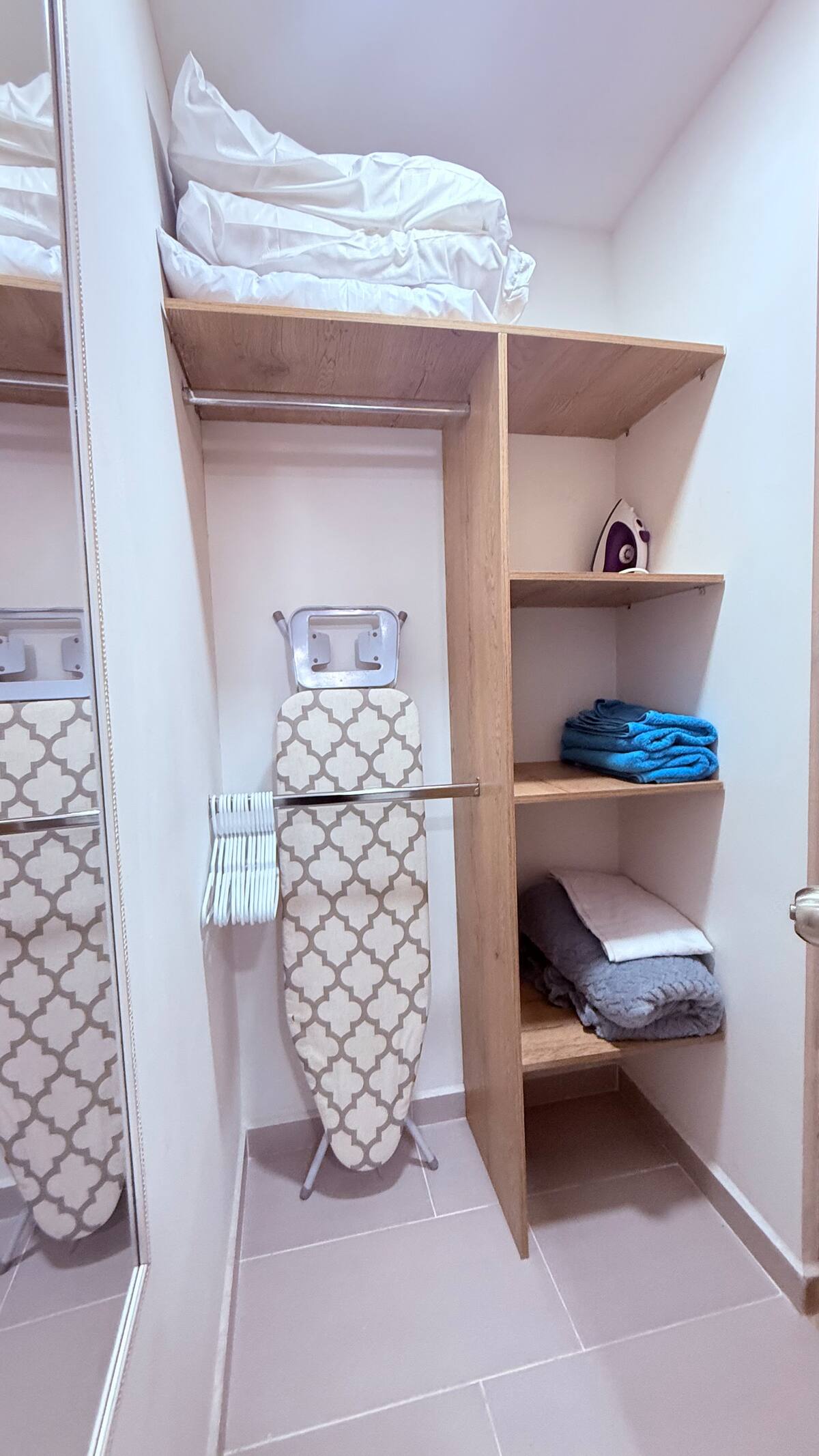 Hermoso aparta-estudio completo en Itagüí - 201