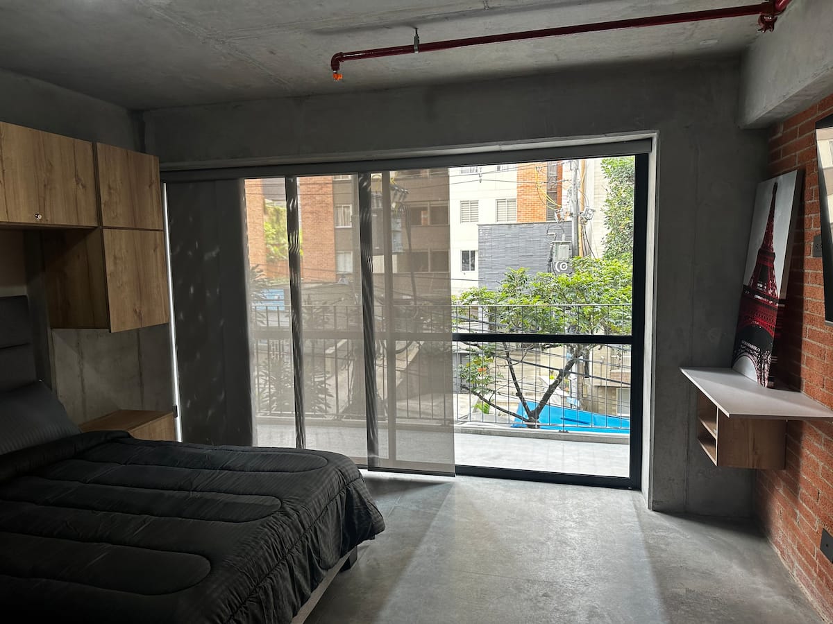 Apartaestudio moderno en el corazón de Medellín