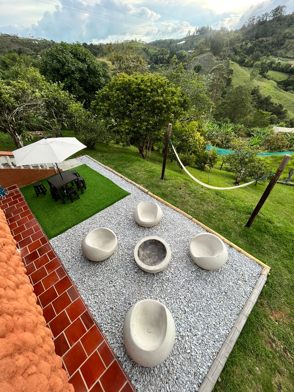 Casa encantadora + jacuzzi + parrilla + estacionamiento + chimenea en El Peñol