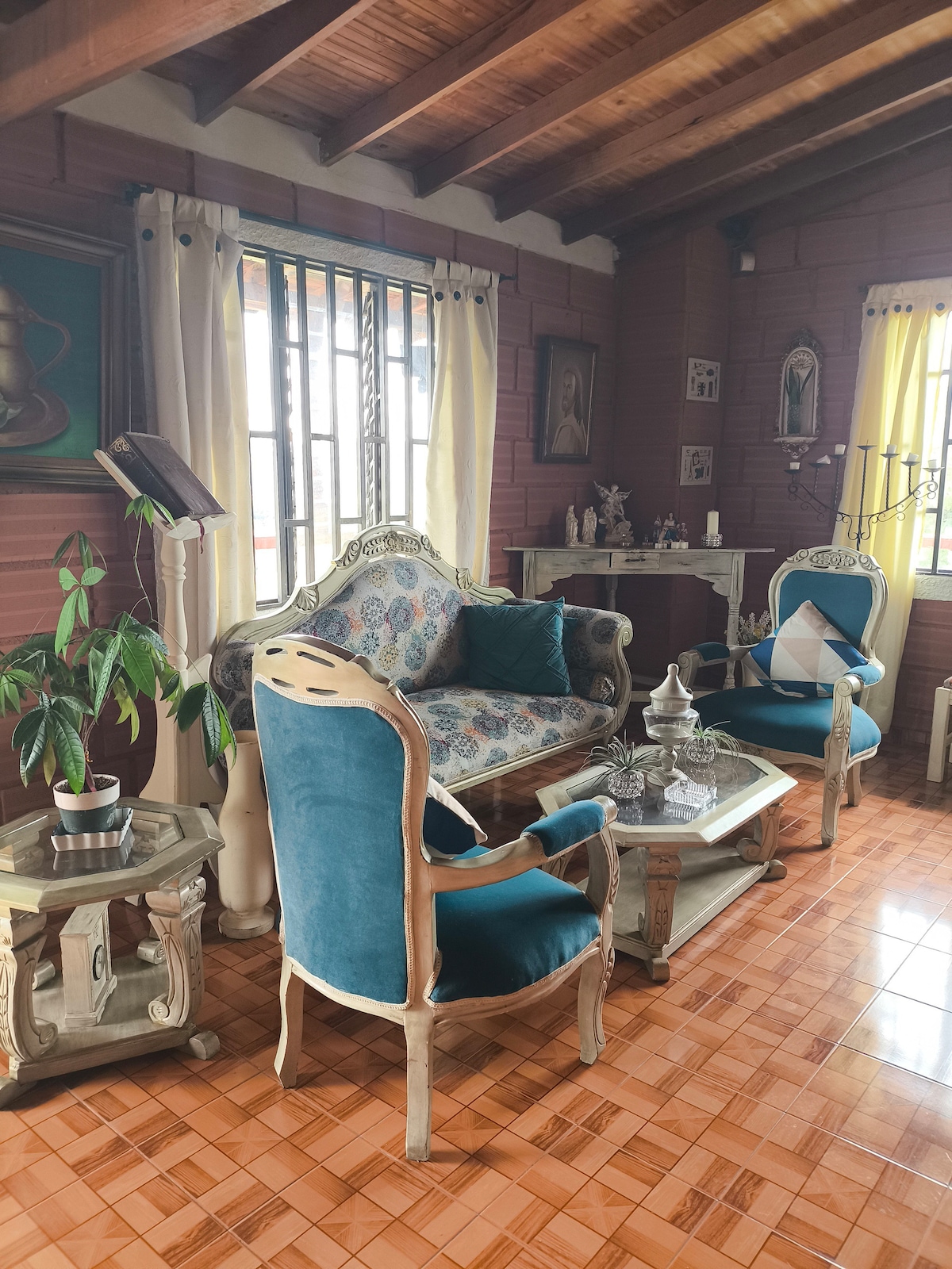 Casa encantadora + jacuzzi + parrilla + estacionamiento + chimenea en El Peñol