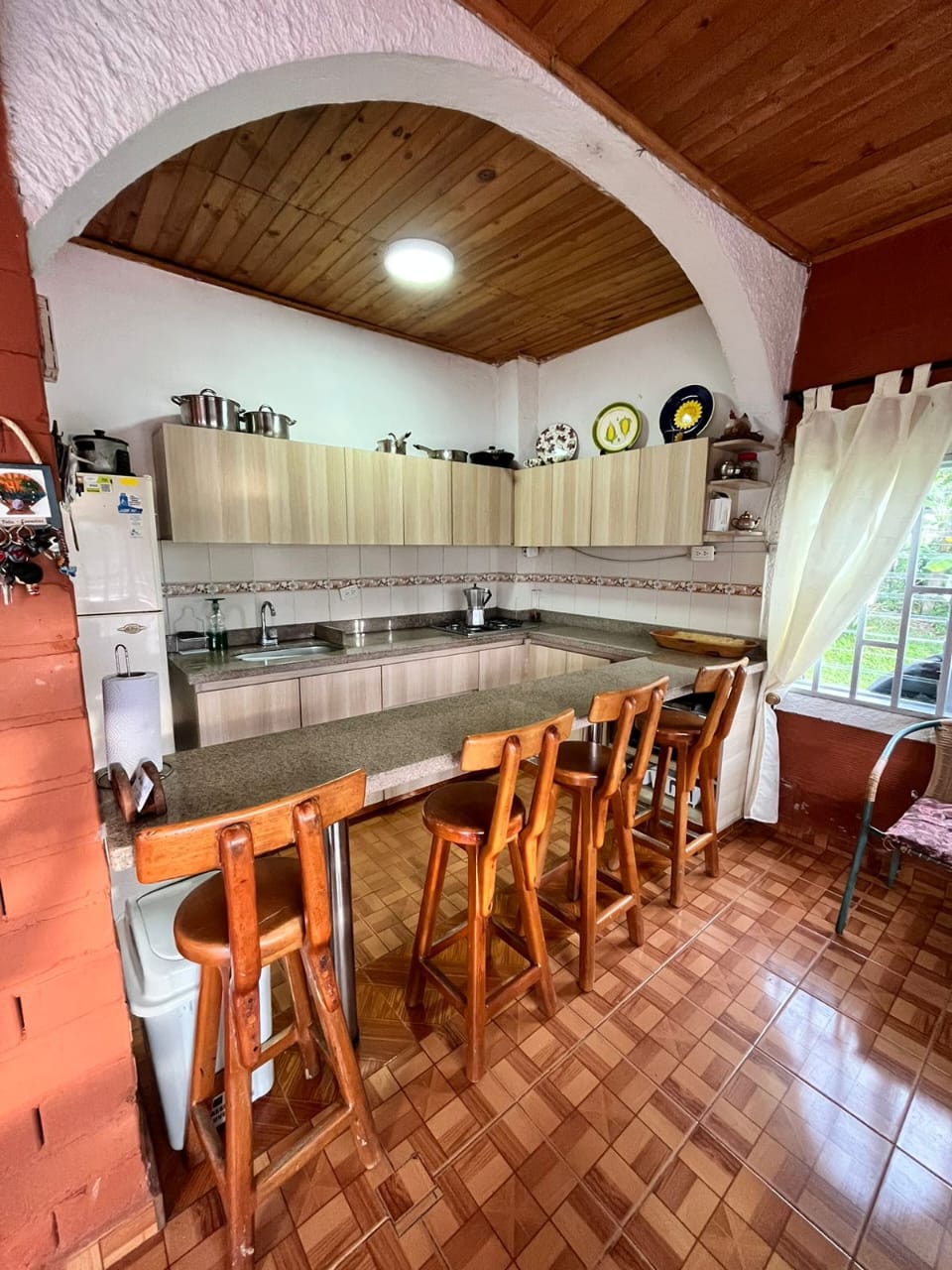 Casa encantadora + jacuzzi + parrilla + estacionamiento + chimenea en El Peñol