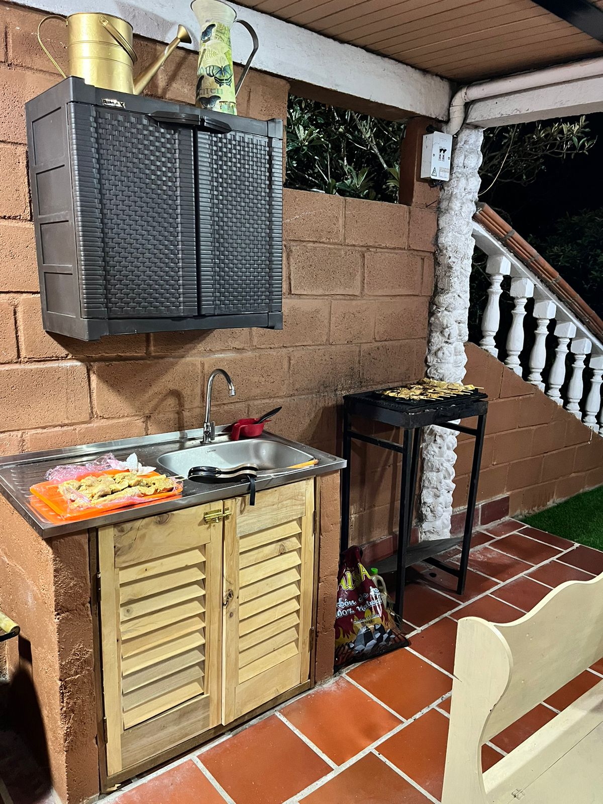 Casa encantadora + jacuzzi + parrilla + estacionamiento + chimenea en El Peñol