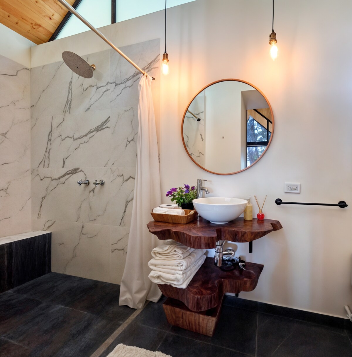 Tree House: Cabaña privada con jacuzzi y kayak