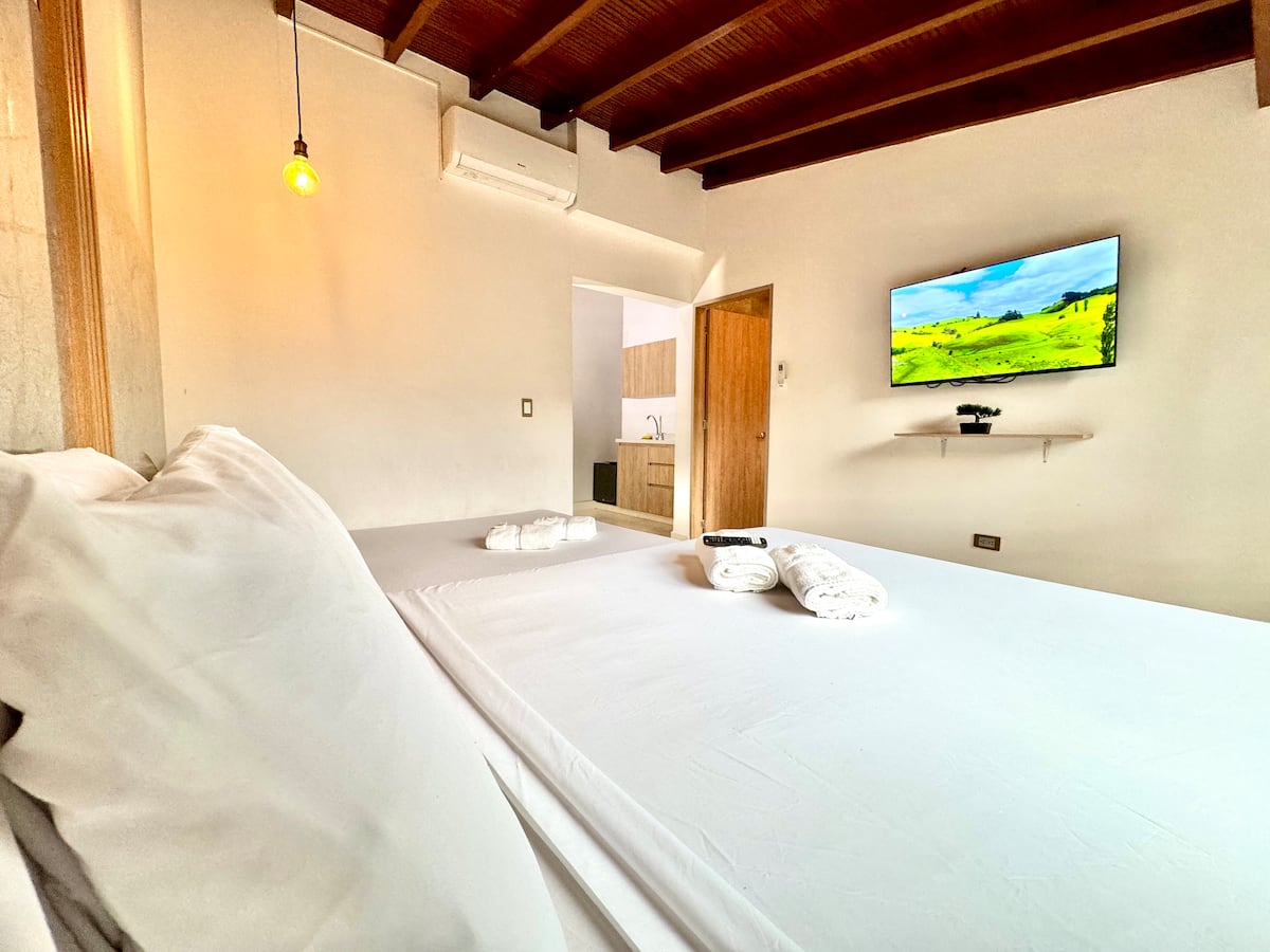 Medellín La 70 | AC | 2 camas | Cocina y Baño