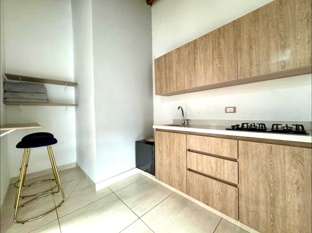 Medellín La 70 | AC | 2 camas | Cocina y Baño