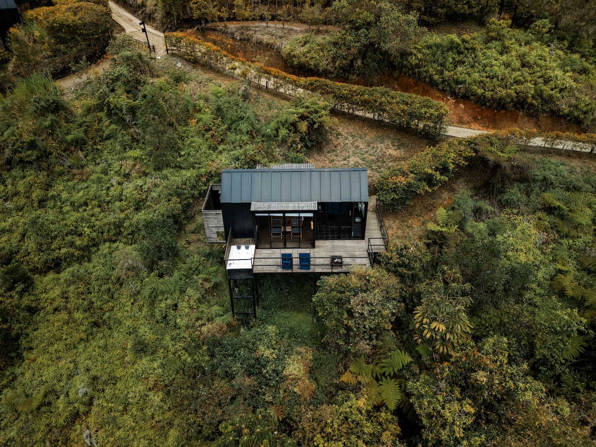 Cabaña privada frente al lago con jacuzzi, hotel completo