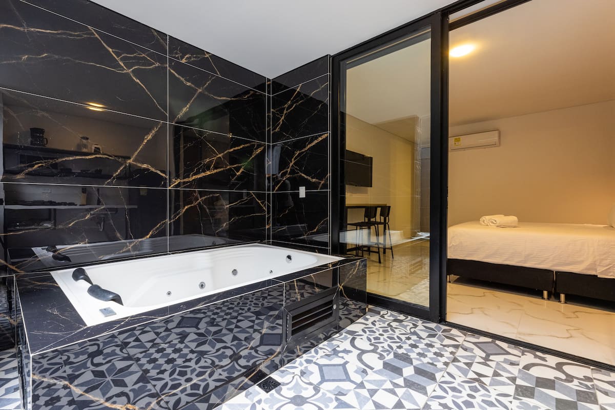Loft en Poblado • Jacuzzi privado • Wifi ultrarrápido • Aire acondicionado • 204