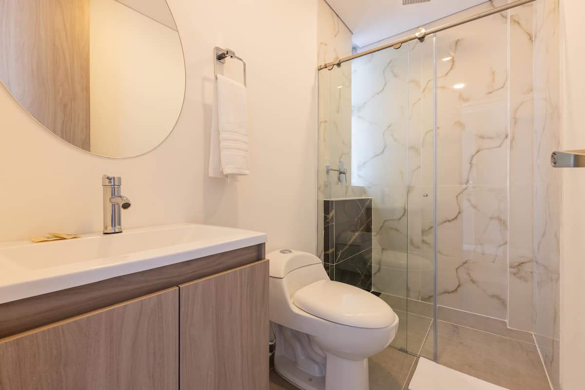 Jacuzzi privado•A 15 min a pie de Provenza•Wifi•Aire acondicionado•205