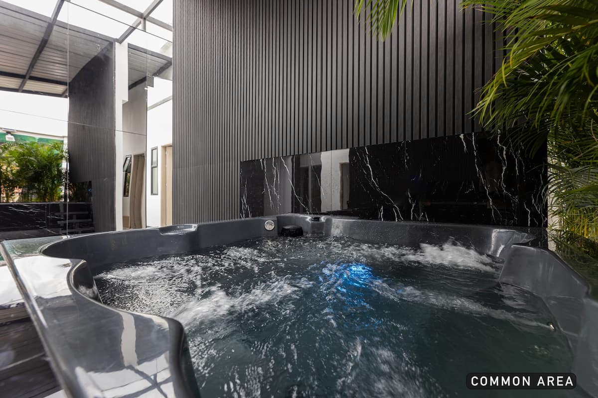 Jacuzzi privado•A 15 min a pie de Provenza•Wifi•Aire acondicionado•205