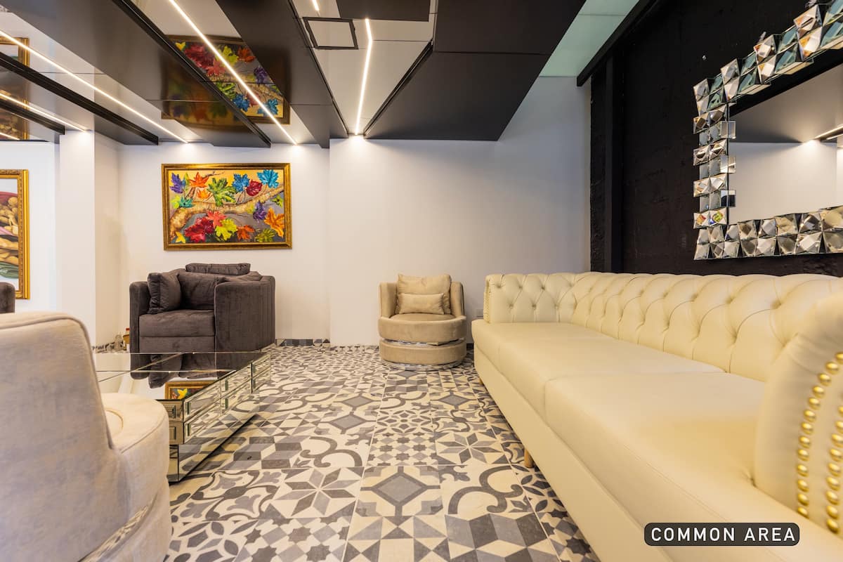 Jacuzzi privado•A 15 min a pie de Provenza•Wifi•Aire acondicionado•205
