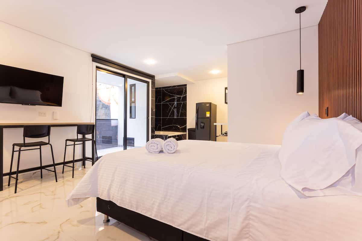 Jacuzzi Privado•15 min pie Provenza•Ultra WiFi•217