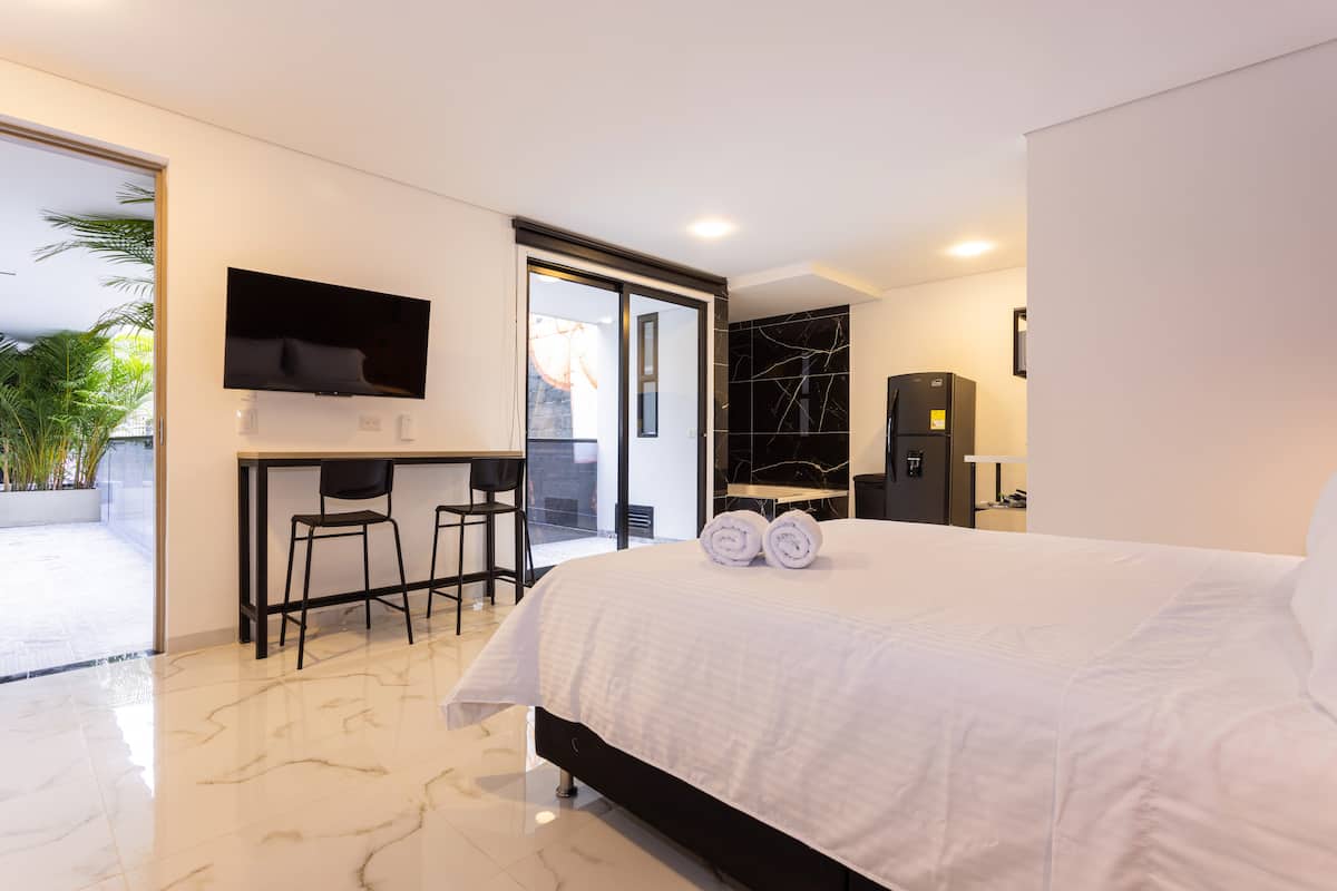 Jacuzzi Privado•15 min pie Provenza•Ultra WiFi•217
