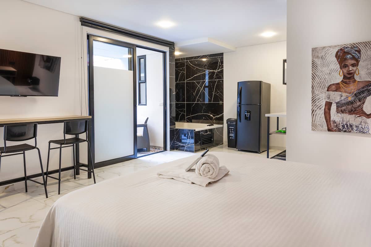 Jacuzzi Privado•15 min pie Provenza•Ultra WiFi•217
