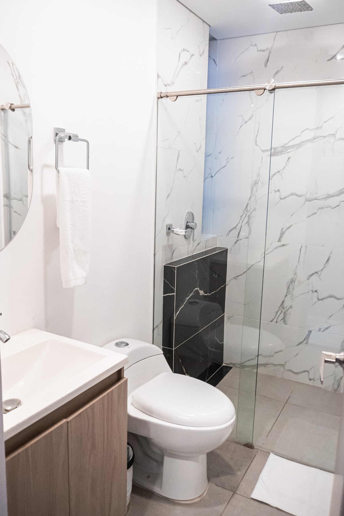 Jacuzzi Privado•15 min pie Provenza•Ultra WiFi•217