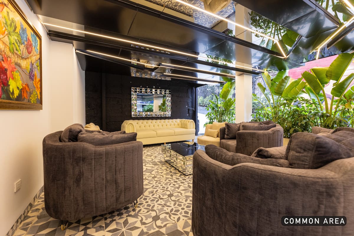Jacuzzi Privado•15 min pie Provenza•Ultra WiFi•217