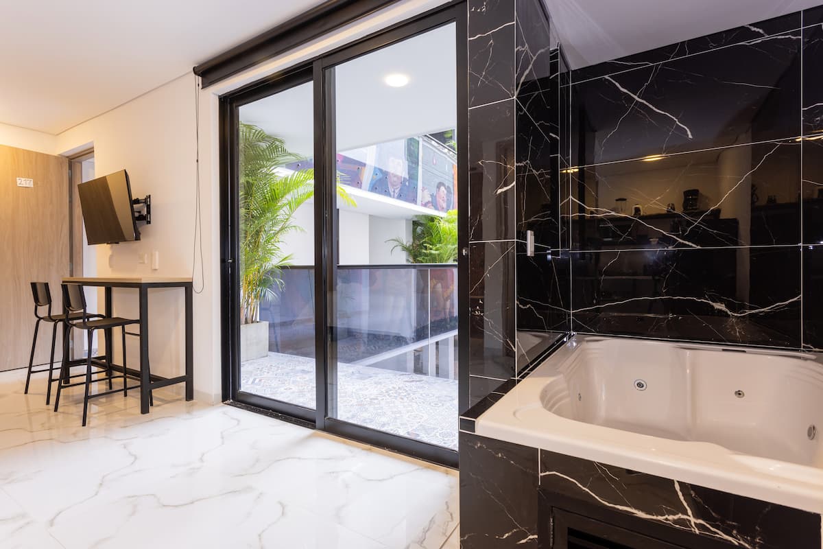 Jacuzzi Privado•15 min pie Provenza•Ultra WiFi•217