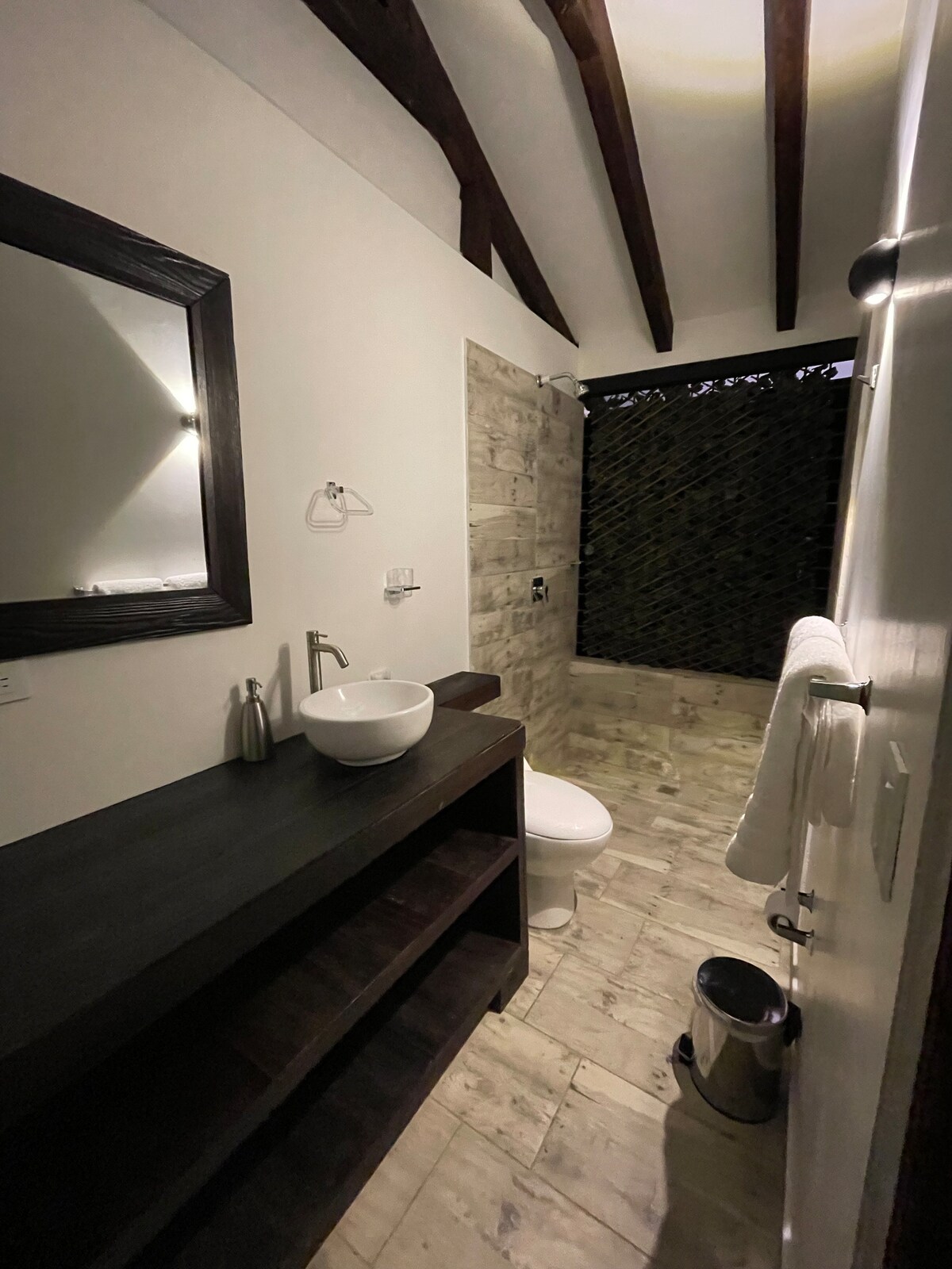 Cabaña de lujo con jacuzzi y terraza | Guayacán