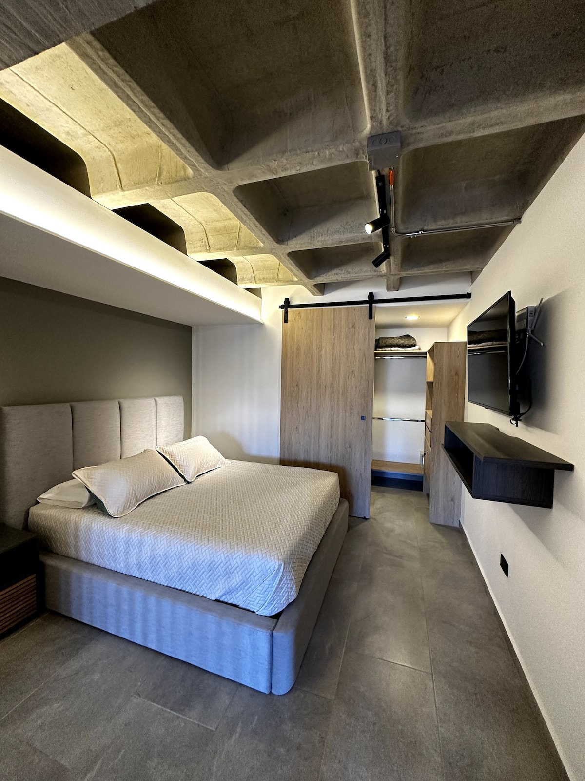 C402- loft, 1 hab, 1 baño, 1 tv, sofacama, wifi