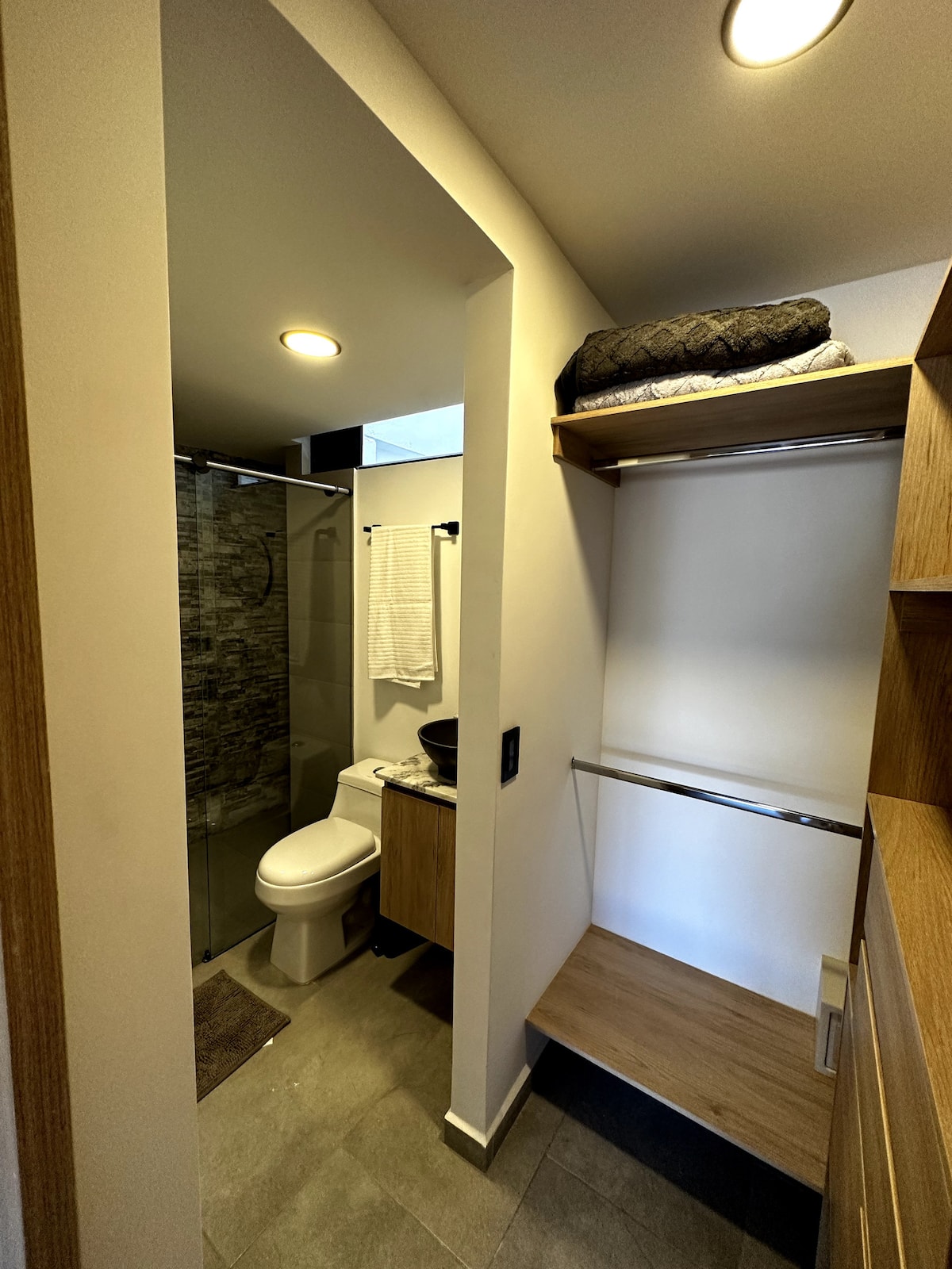 C402- loft, 1 hab, 1 baño, 1 tv, sofacama, wifi