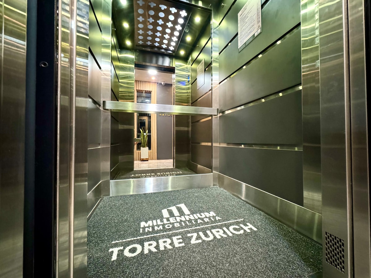 Torre Zurich • Wifi • cerca del metro plus 303