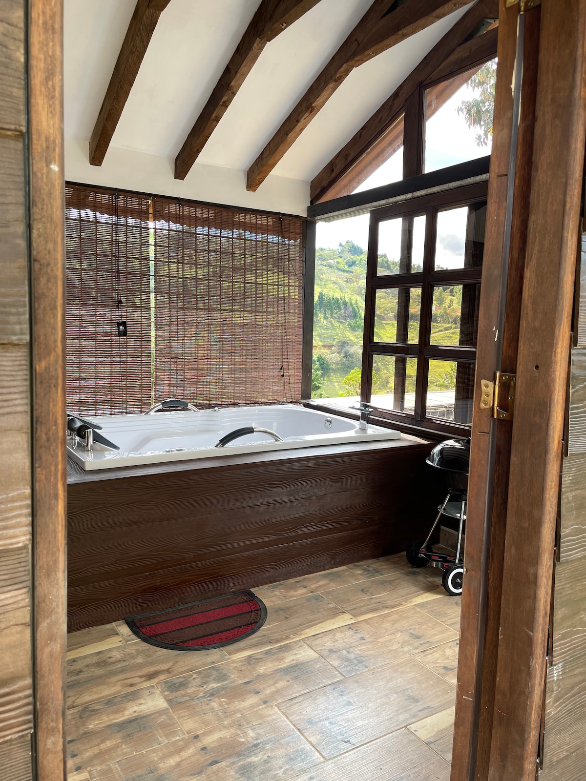 Cabaña de lujo con jacuzzi y malla | Yarumo