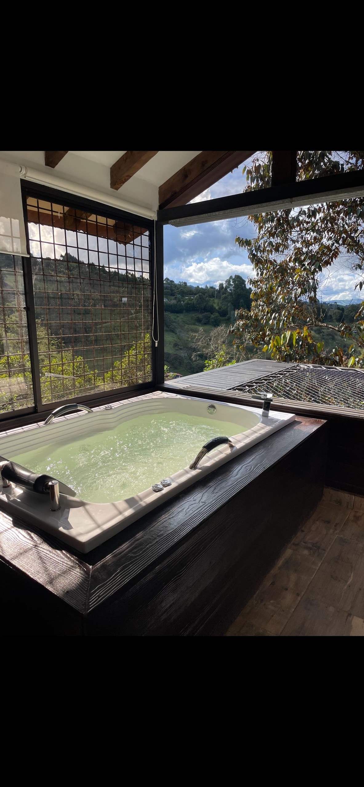 Cabaña de lujo con jacuzzi y malla | Yarumo