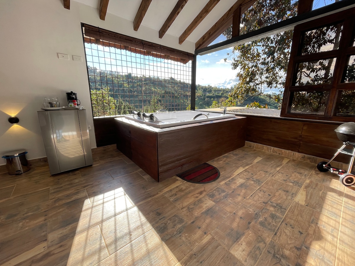 Cabaña de lujo con jacuzzi y malla | Yarumo