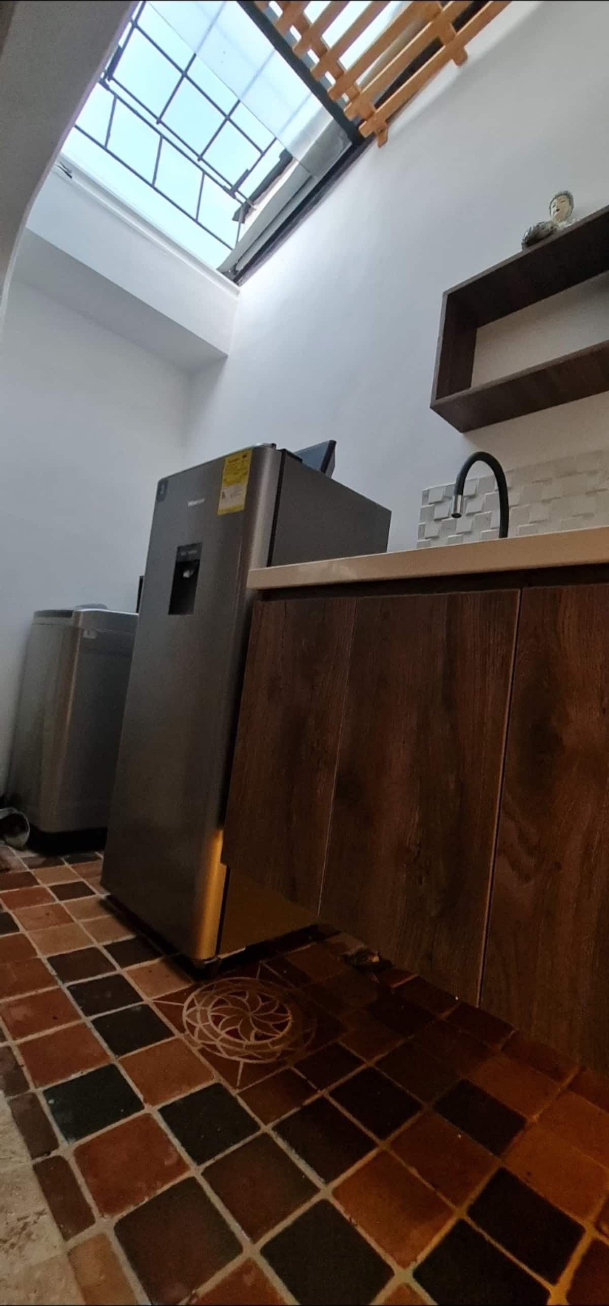 cerca estación metro poblado