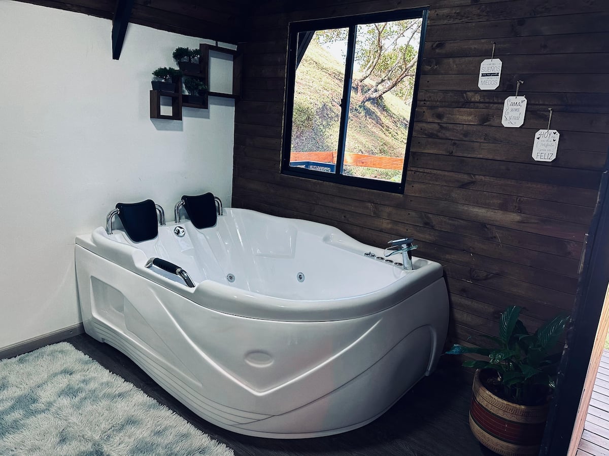 Cabaña en el chaparral
