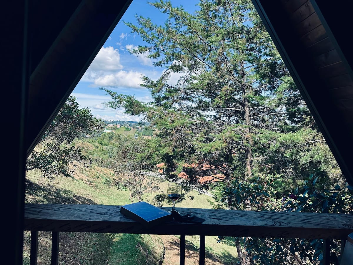Cabaña en el chaparral