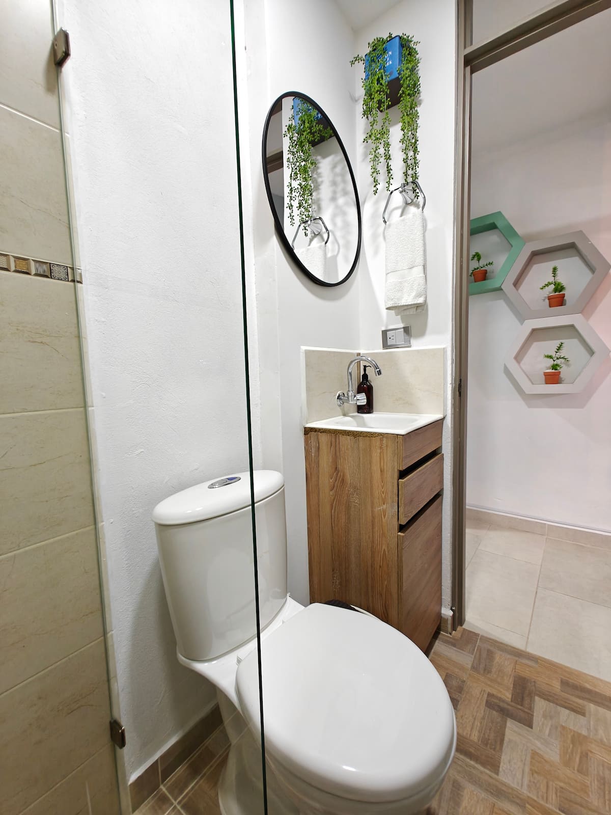 ¡The Trendy Spot*Opn Ktchn*Workspace!