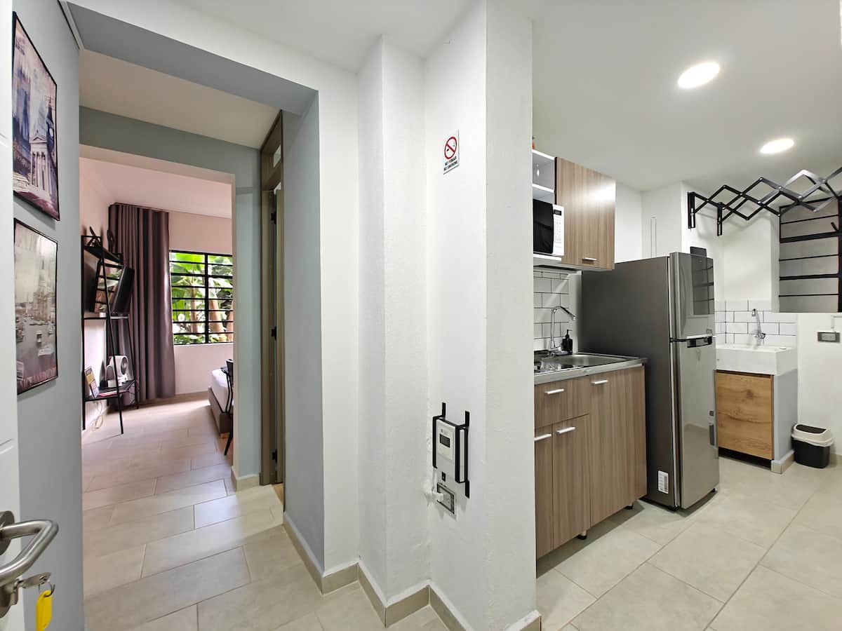 ¡The Trendy Spot*Opn Ktchn*Workspace!