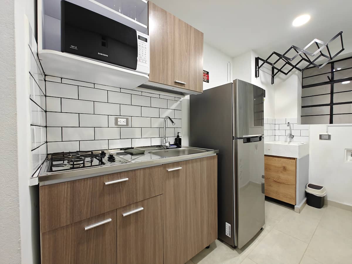 ¡The Trendy Spot*Opn Ktchn*Workspace!