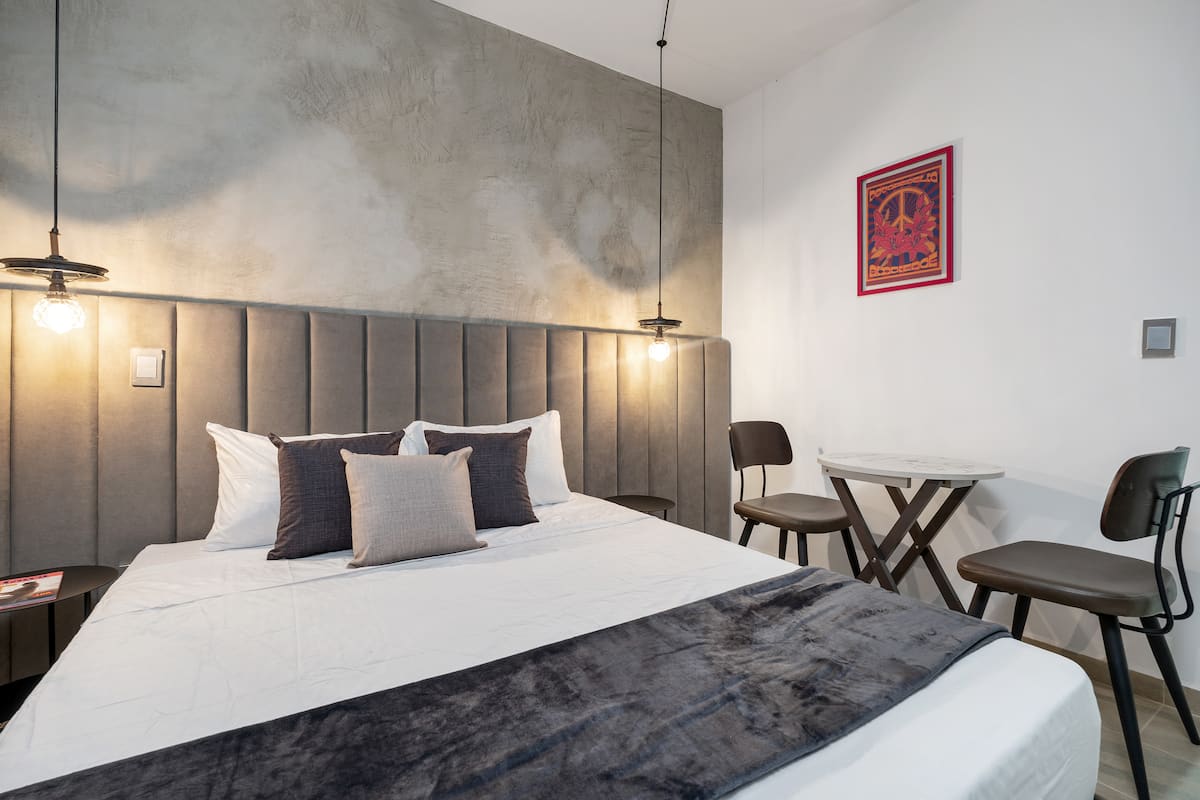 ¡The Trendy Spot*Opn Ktchn*Workspace!