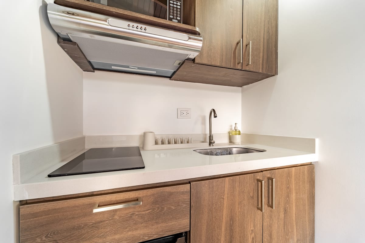Confortable habitacion, baño y cocina privados 301