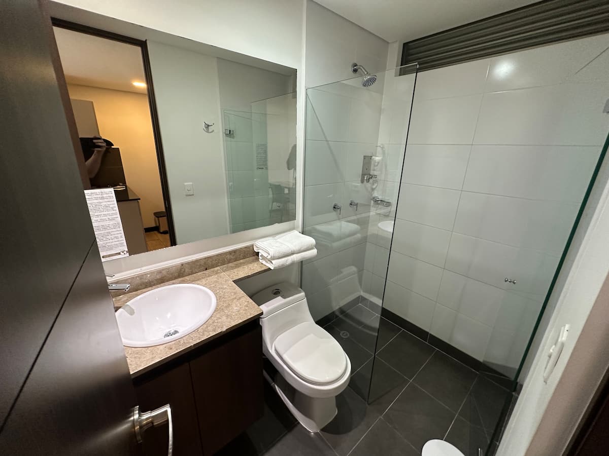 Apartasuite hotel l Llanogrande l Cerca aeropuerto