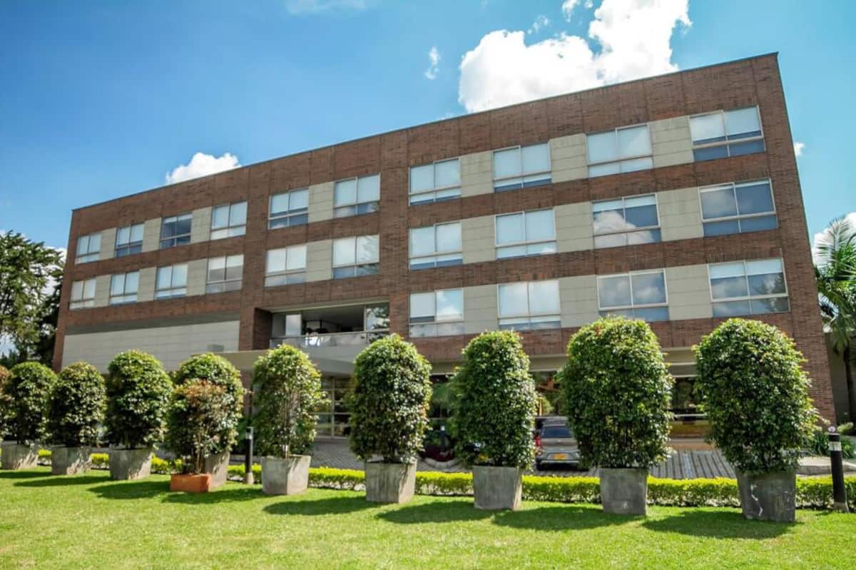 Apartasuite hotel l Llanogrande l Cerca aeropuerto