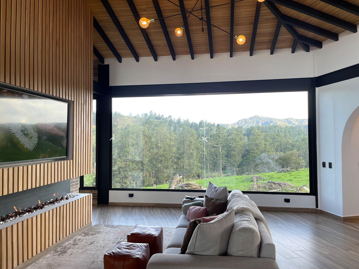 Impresionante casa de 5 dormitorios y 6 baños con jacuzzi privado