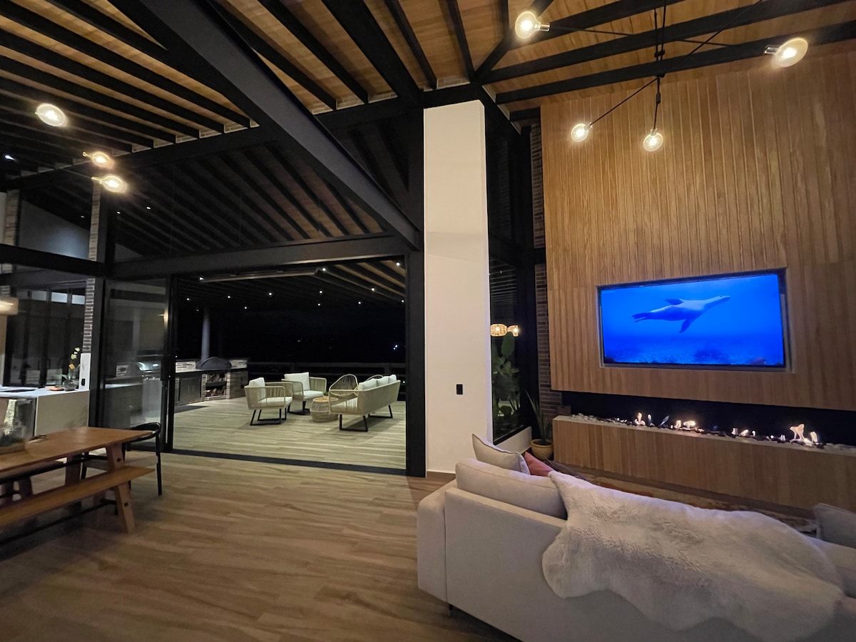 Impresionante casa de 5 dormitorios y 6 baños con jacuzzi privado