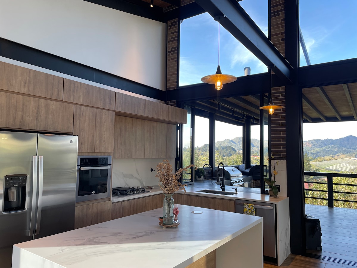 Impresionante casa de 5 dormitorios y 6 baños con jacuzzi privado