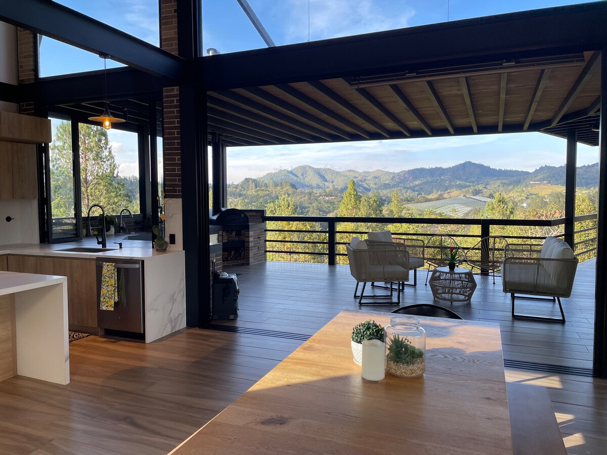 Impresionante casa de 5 dormitorios y 6 baños con jacuzzi privado