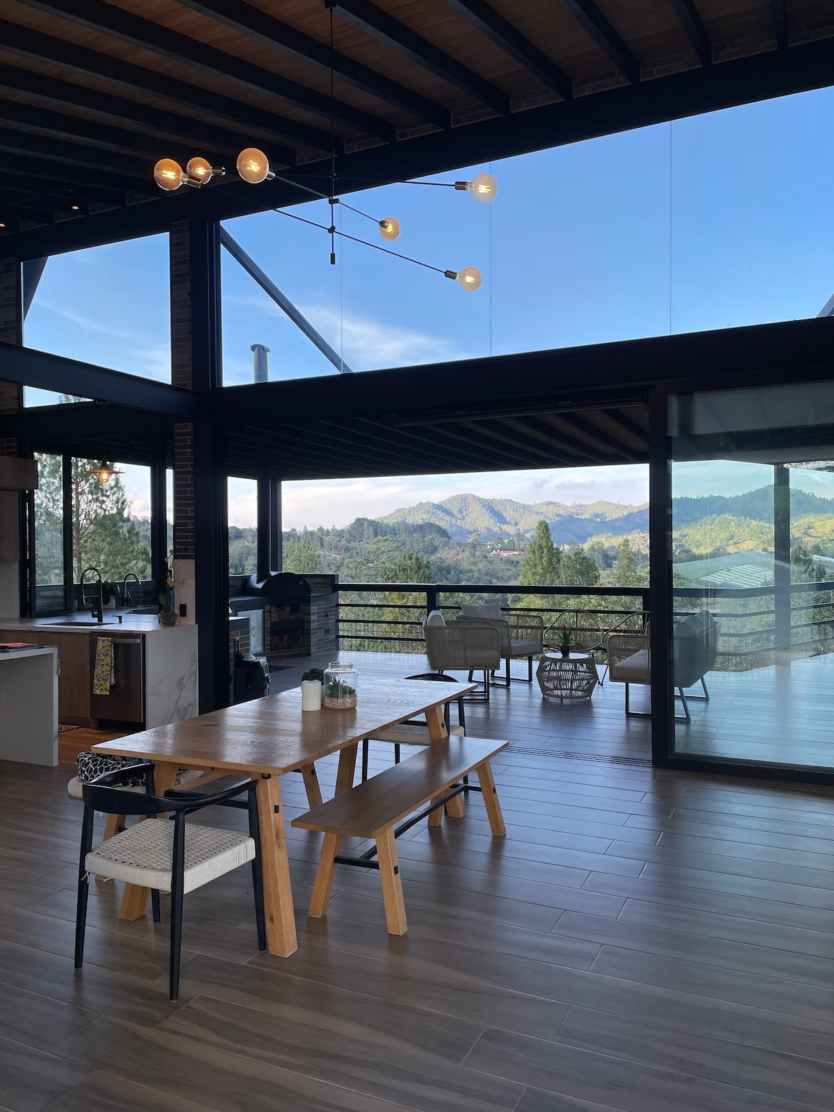 Impresionante casa de 5 dormitorios y 6 baños con jacuzzi privado