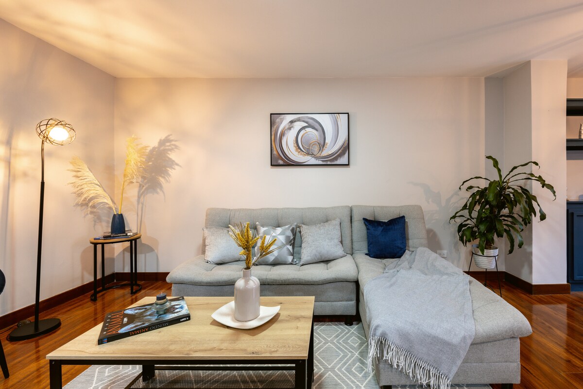Apartamento con balcón y patio a pasos de Provenza