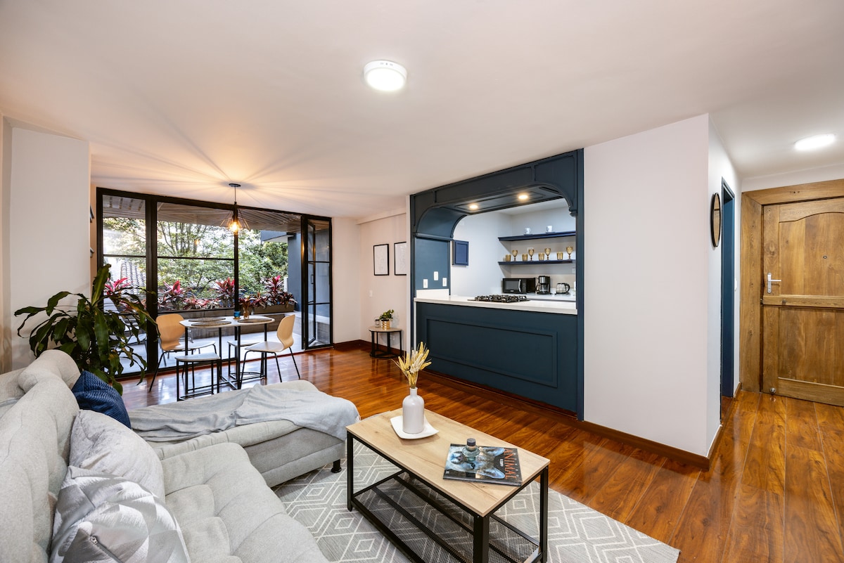 Apartamento con balcón y patio a pasos de Provenza