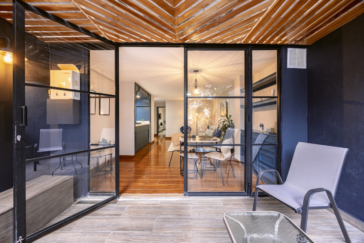 Apartamento con balcón y patio a pasos de Provenza