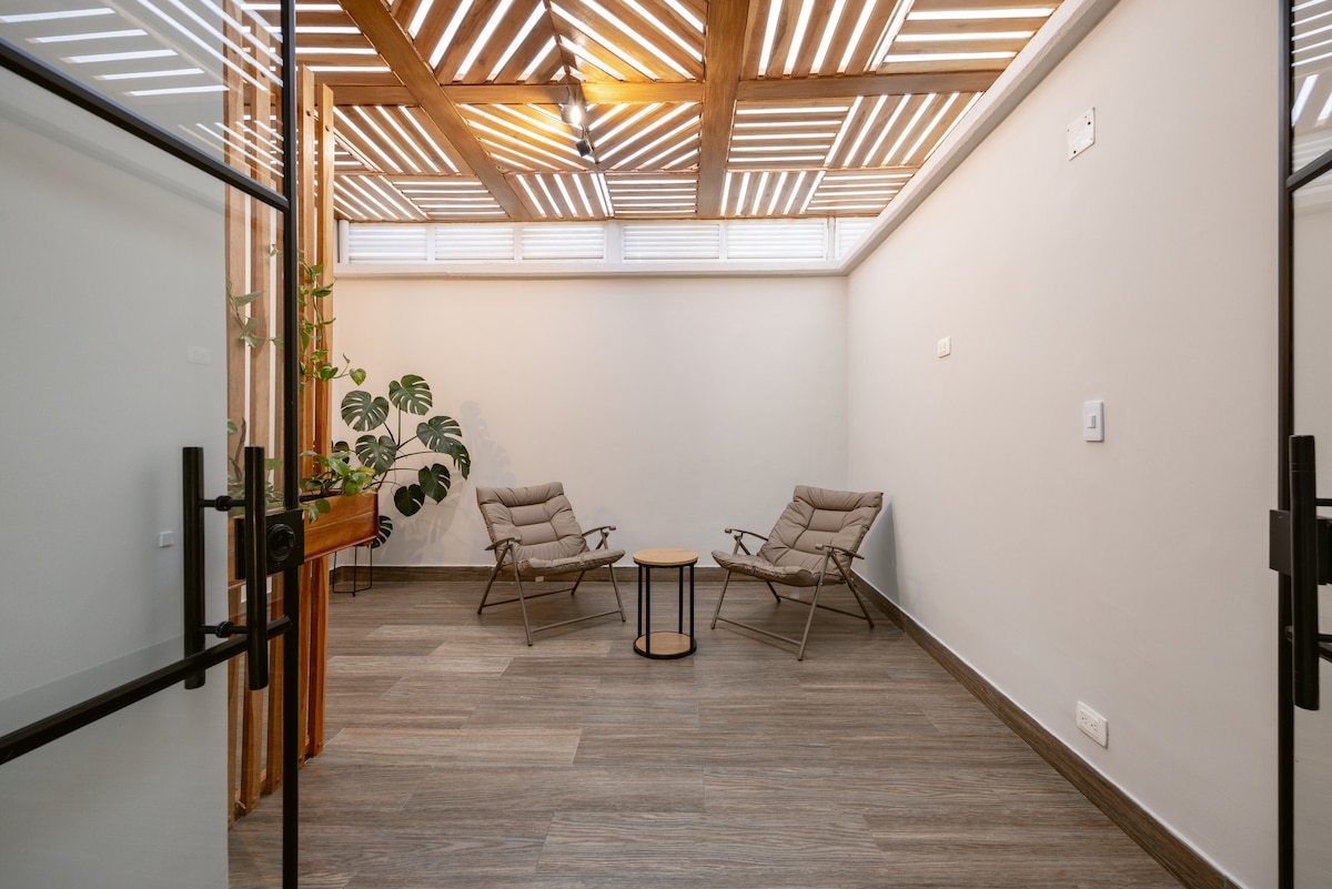 Apartamento con balcón y patio a pasos de Provenza